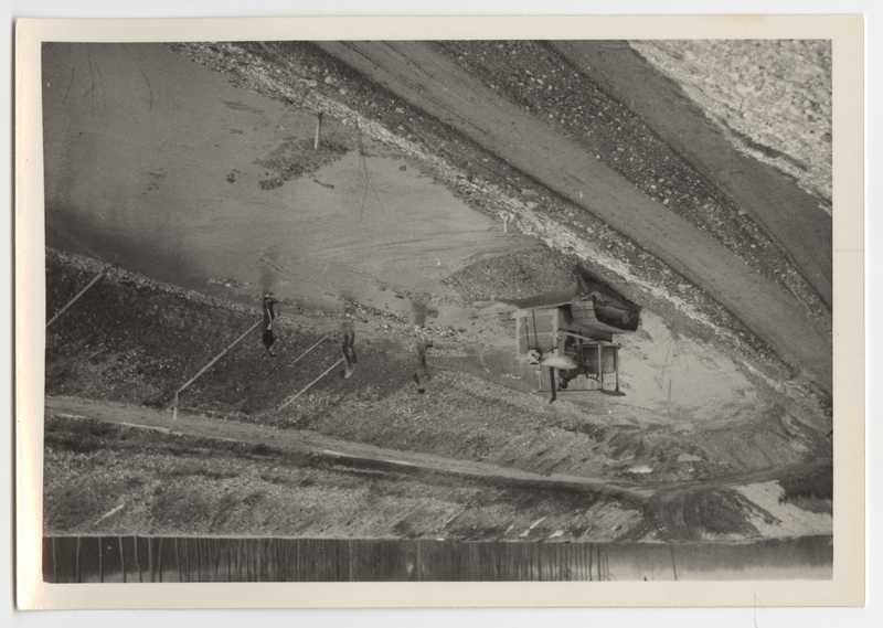 Rete irrigua consorziale, Farra d'Isonzo. Scarico del canale adduttore, costruzione. Uomini e mezzi